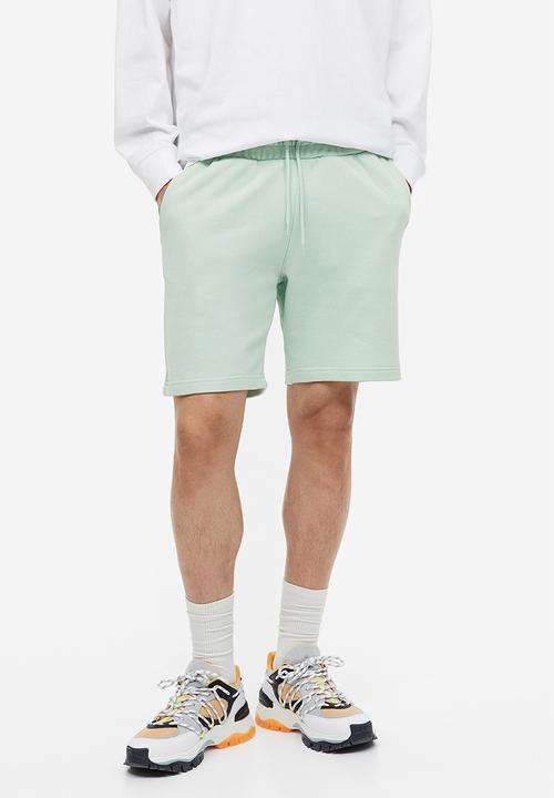 H&M - Regular fit sweatshorts - green