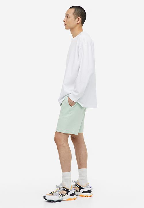 H&M - Regular fit sweatshorts - green