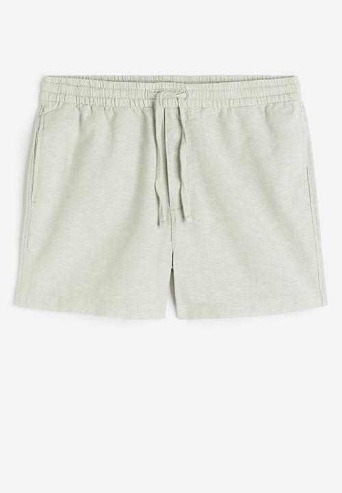 H&M - Regular fit linen-blend shorts - green