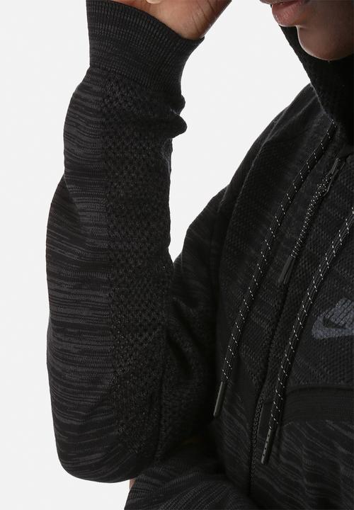 Nike - Tech Knit Windrunner