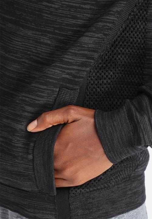 Nike - Tech Knit Windrunner