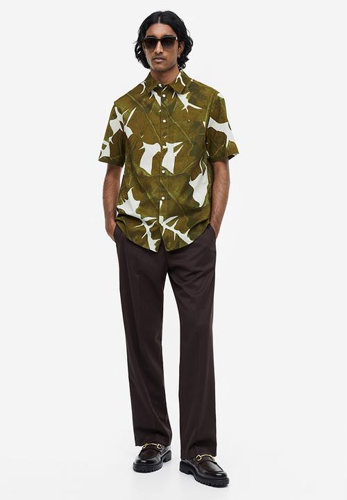 H&M - Cotton shirt regular fit - khaki green & leaf-patterned