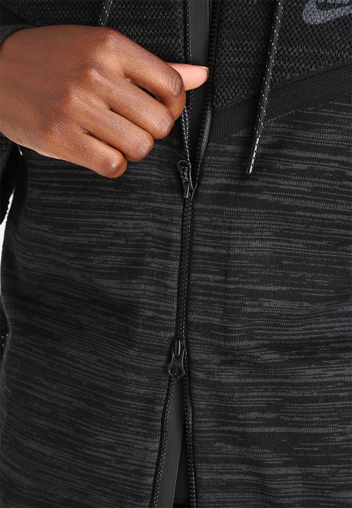 Nike - Tech Knit Windrunner