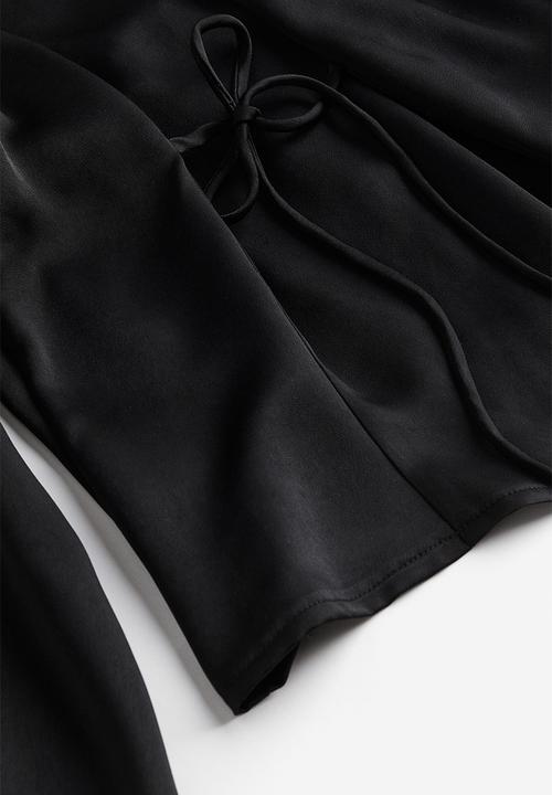 H&M - Balloon-sleeved satin blouse - black