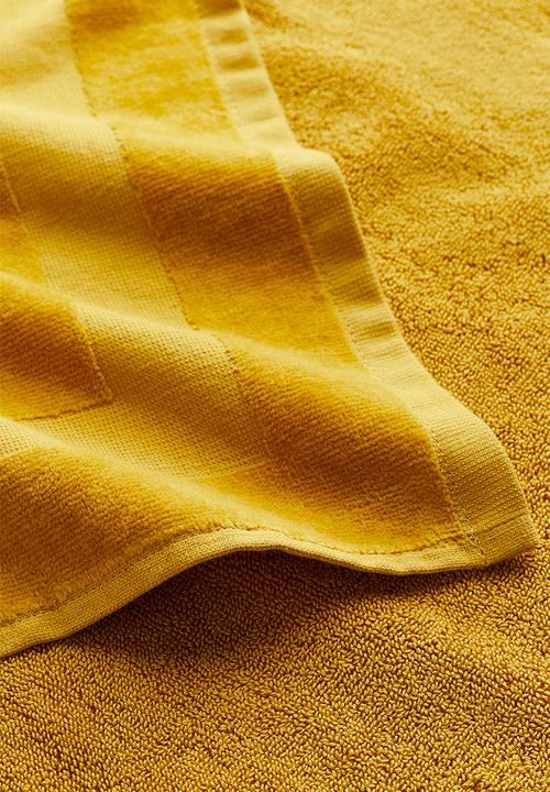 H&M - Velour hand towel - yellow