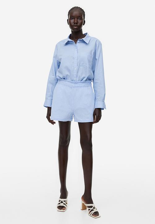 H&M - Crinkled cotton shorts - light blue