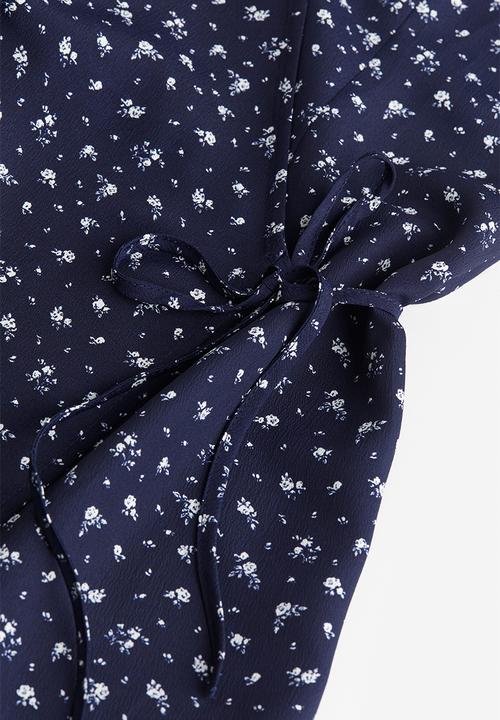 H&M - Crêpe wrap dress - navy blue floral