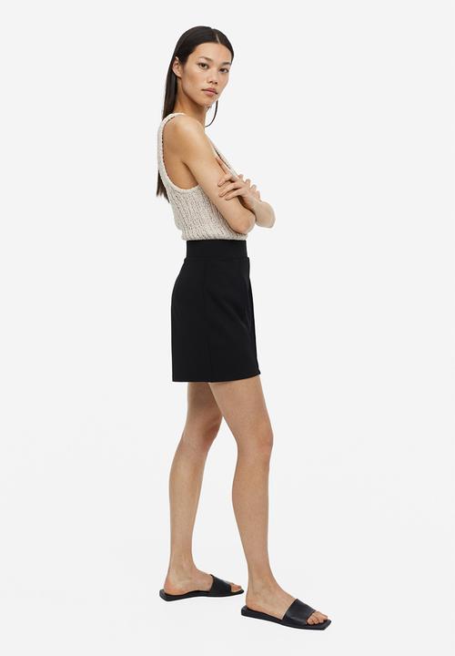 H&M - Pleat-detail shorts - black