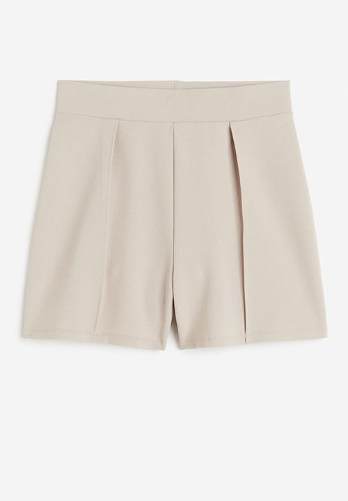 H&M - Pleat-detail shorts - light beige