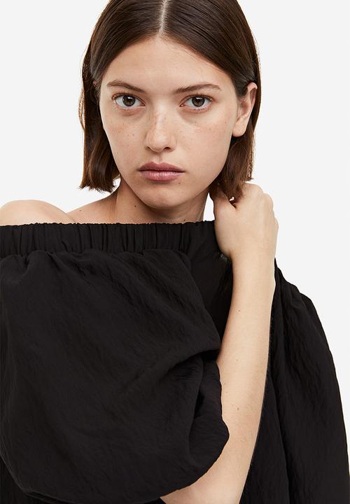 H&M - Puff-sleeved off-the-shoulder blouse - black
