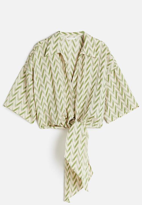 H&M - Tie-detail blouse - light green zigzag patterned
