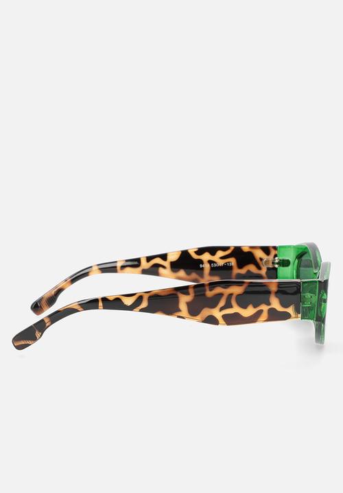 Superbalist - Joy cateye sunglasses - green/brown