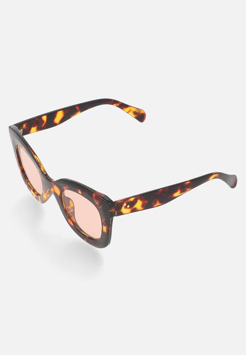Superbalist - Kate cateye sunglasses - brown