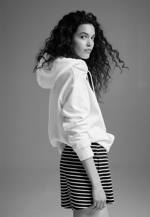 H&M - Sweatshirt shorts - black/white striped