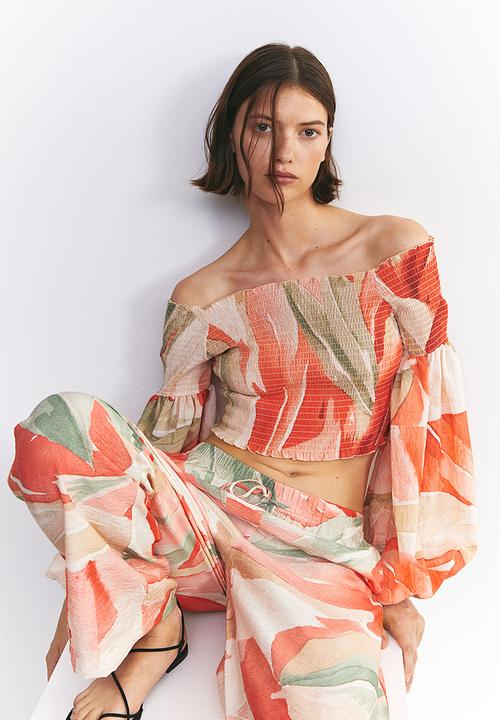 H&M - Smocked off-the-shoulder top - coral/patterned