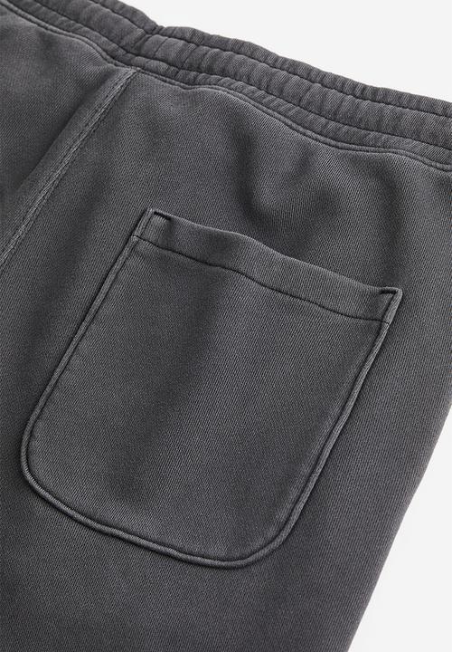 H&M - Regular fit sweatshorts - washed black