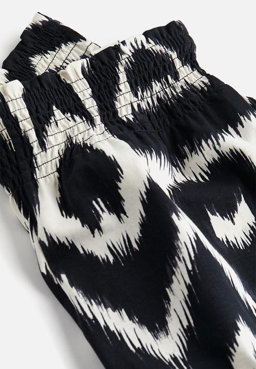 H&M - Pull-on shorts - black patterned