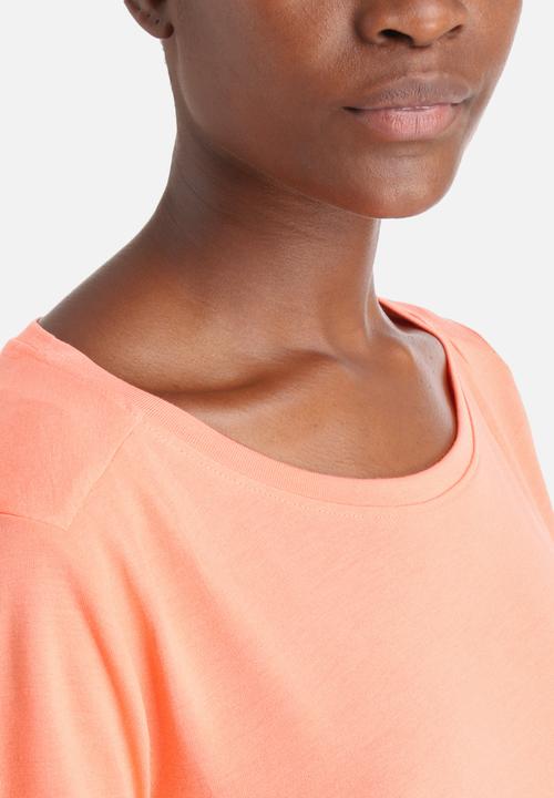 Jacqueline de Yong - Mode Tee