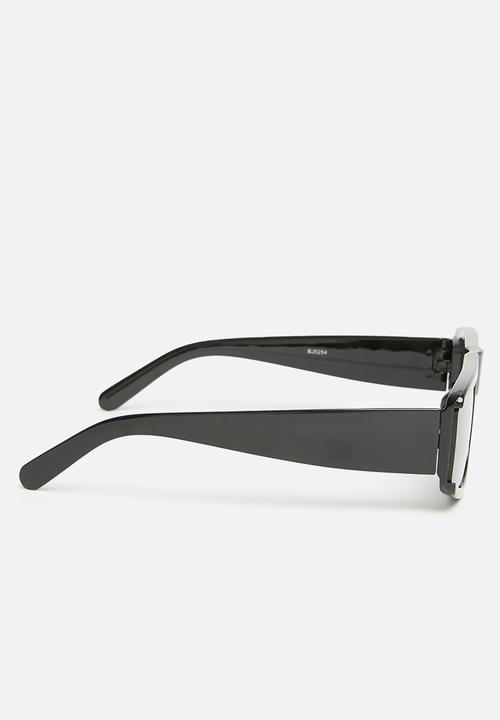 Superbalist - Yansh retro frame sunglasses - black