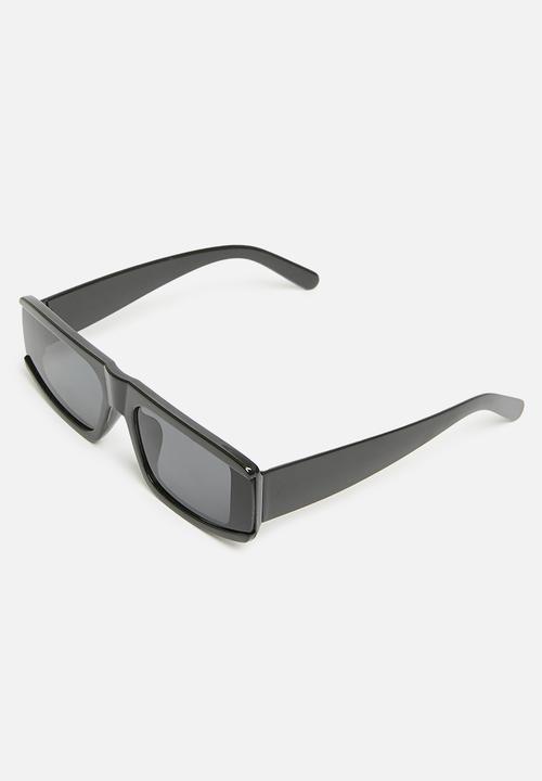 Superbalist - Yansh retro frame sunglasses - black