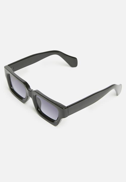 Superbalist - Yasir square frame sunglasses - black