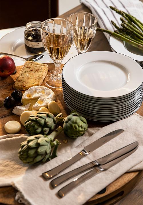 Jenna Clifford - Premium Porcelain Side Plate With Black Line Set of 4