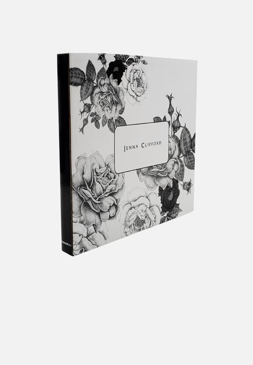 Jenna Clifford - JENNA CLIFFORD - Black Rose Charger