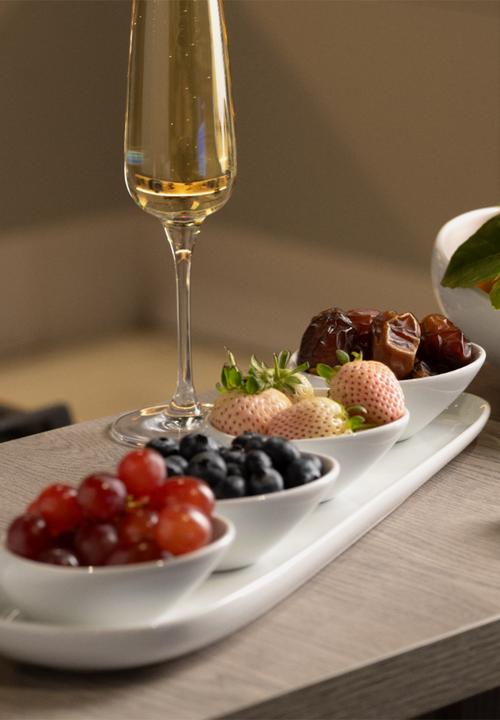 Omada - Irregular Plate with 4 Bowls White