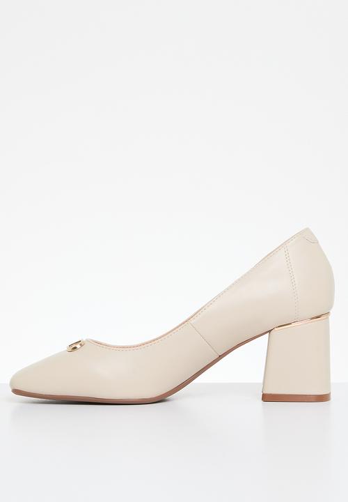 Nine West - Billar blockheel court - cream