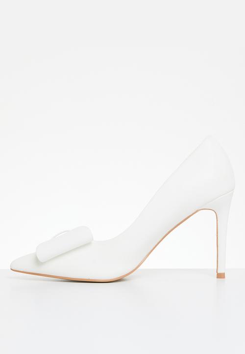 Plum - Minnie court - white