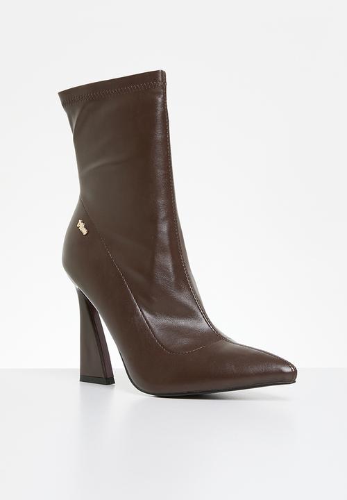 Plum - Daze block heel boot - brown