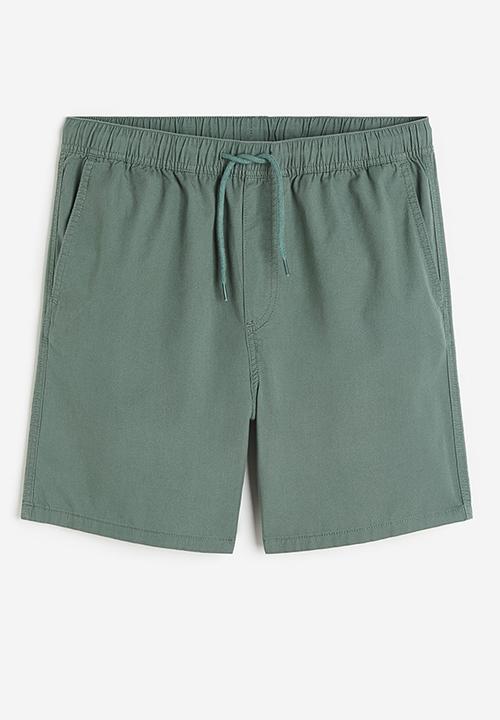 H&M - Regular fit cotton shorts - green