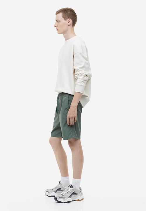 H&M - Regular fit cotton shorts - green