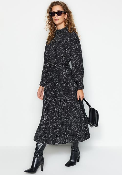 Trendyol - Modest Polka dot knitted dress - black