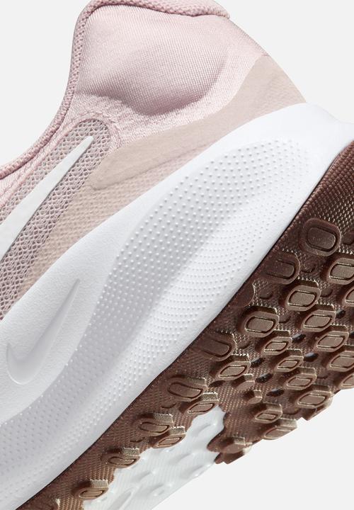 Nike - Revolution 7