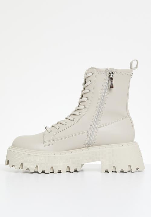 Steve Madden - Over-ride platform boot - bone