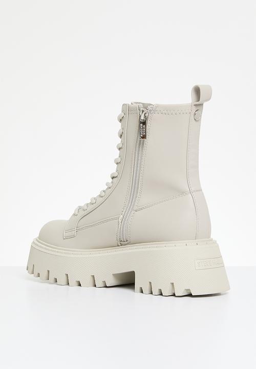 Steve Madden - Over-ride platform boot - bone