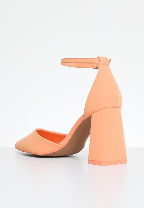 Call It Spring - Laurraine block heel - light orange