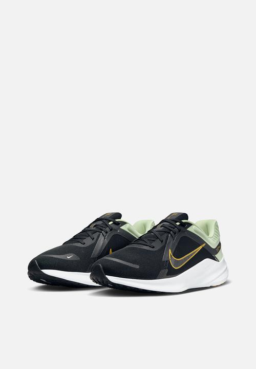 Nike - Quest 5
