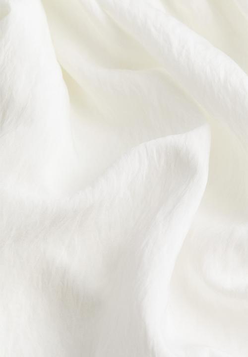 H&M - Puff-sleeved off-the-shoulder blouse - white