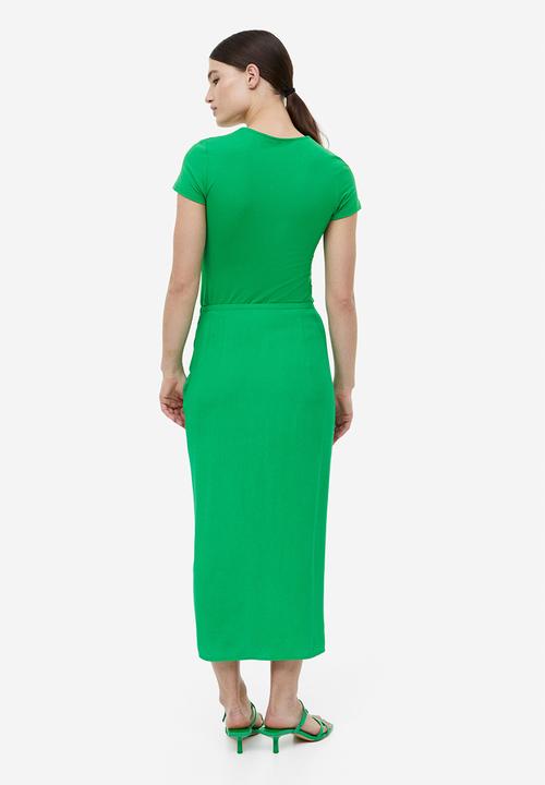 H&M - Crêpe high-slit skirt - green