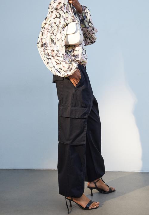 H&M - Cargo trousers - black