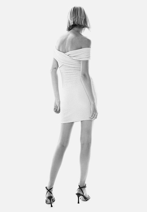 H&M - Textured off-the-shoulder dress - yellow