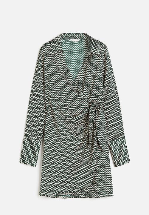 H&M - Satin wrap dress - dark green/patterned