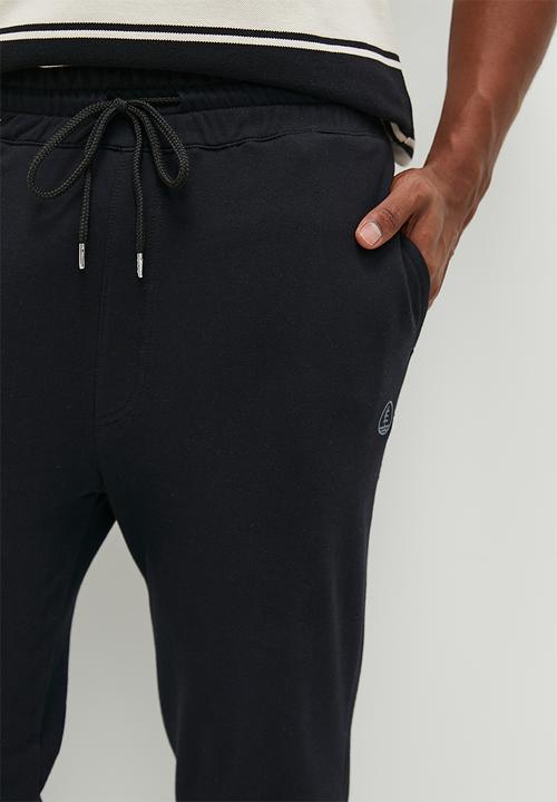 Lark & Crosse - Regular Fit Embroidered Dtl Sweatpant- Black