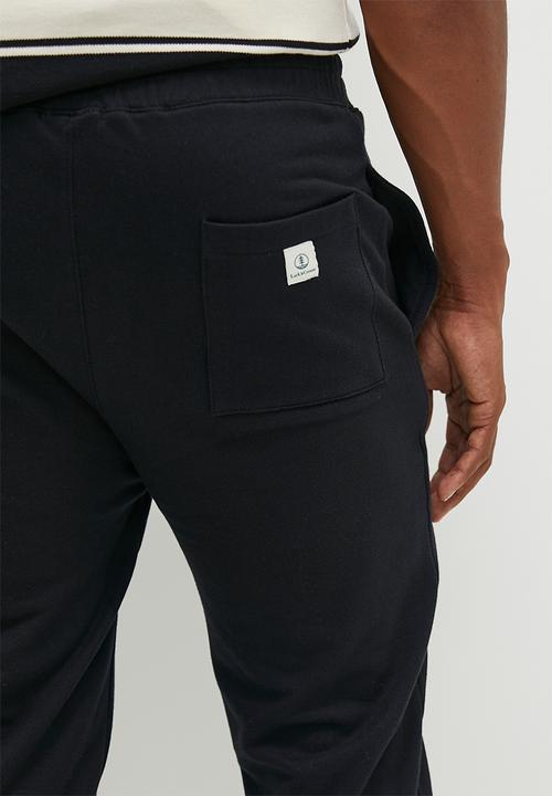 Lark & Crosse - Regular Fit Embroidered Dtl Sweatpant- Black
