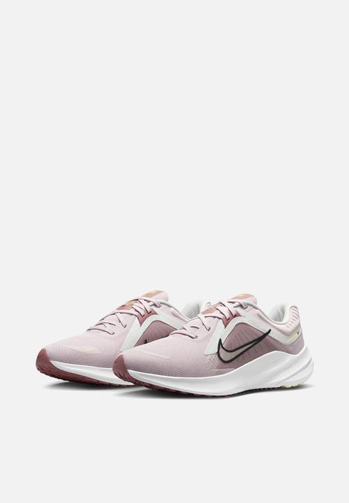 Nike - Quest 5