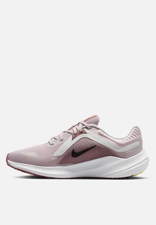 Nike - Quest 5