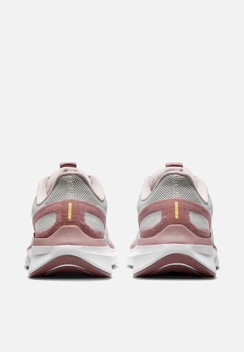 Nike - Structure 25