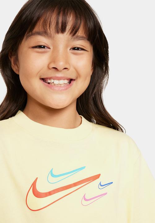 Nike - G nsw tee boxy swoosh logo - soft yellow